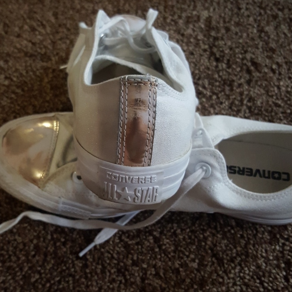 Woman's shoes - Picture 3 of 4